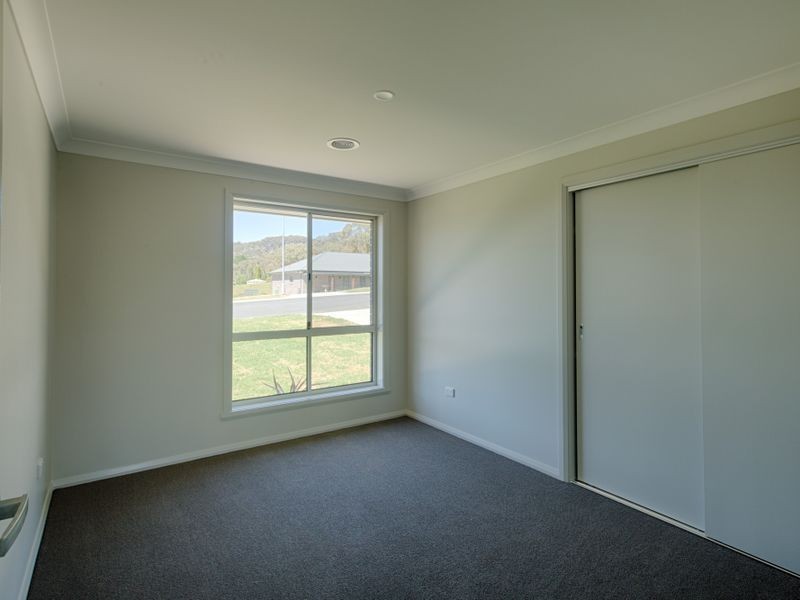 27 Surveyors Way, Lithgow NSW 2790
