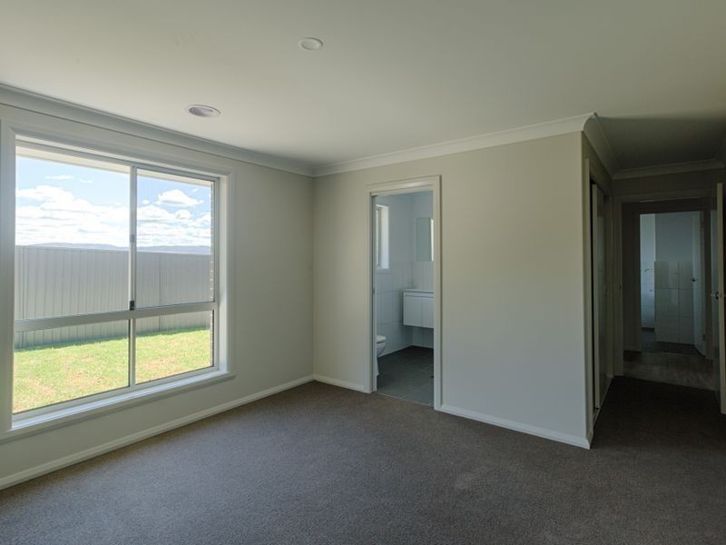 27 Surveyors Way, Lithgow NSW 2790