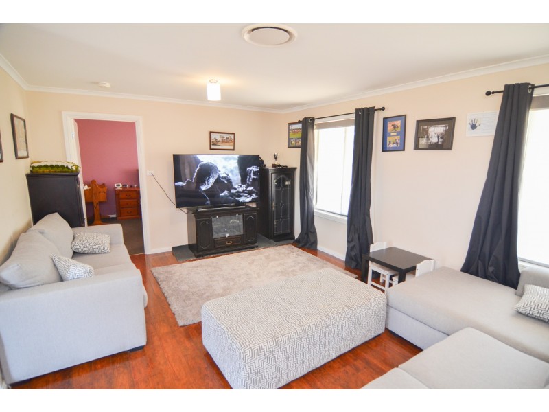 53 George Parade, Pipers Flat NSW 2847