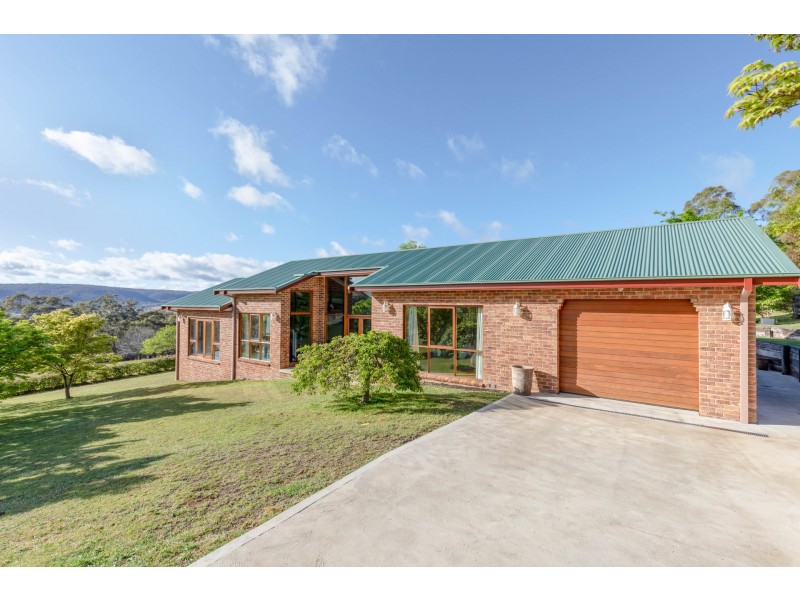 2C Hughes Lane, Marrangaroo NSW 2790