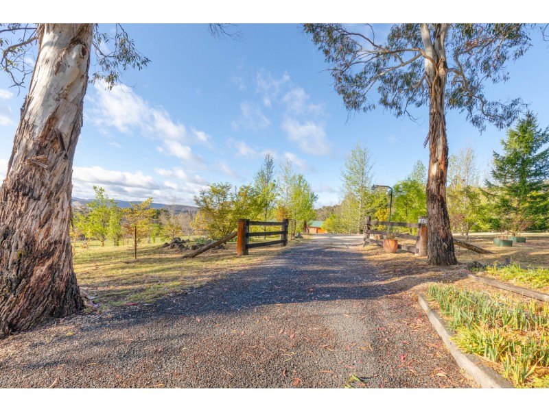 2C Hughes Lane, Marrangaroo NSW 2790