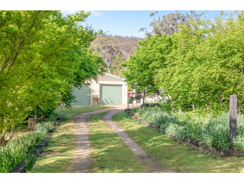 2C Hughes Lane, Marrangaroo NSW 2790