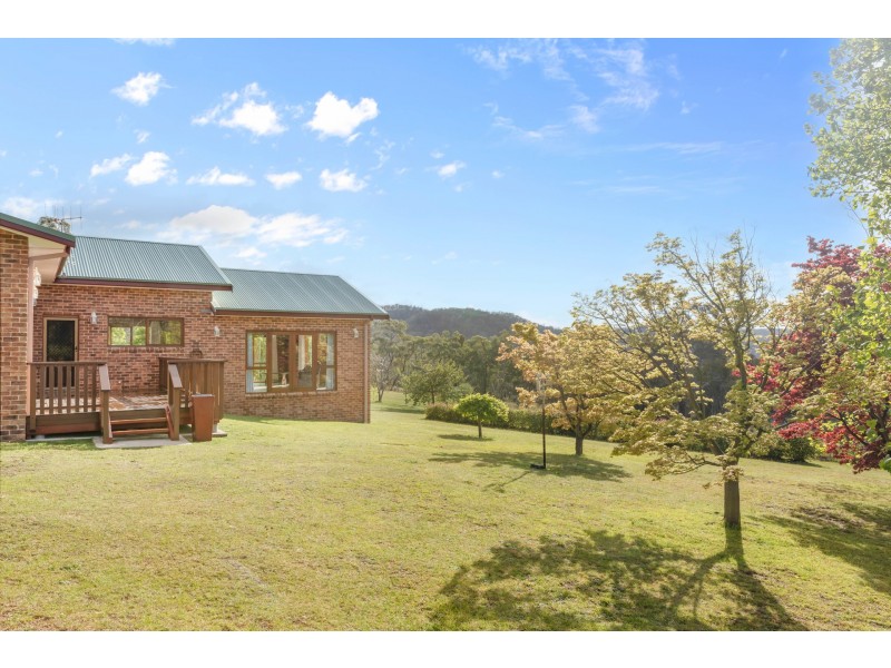 2C Hughes Lane, Marrangaroo NSW 2790