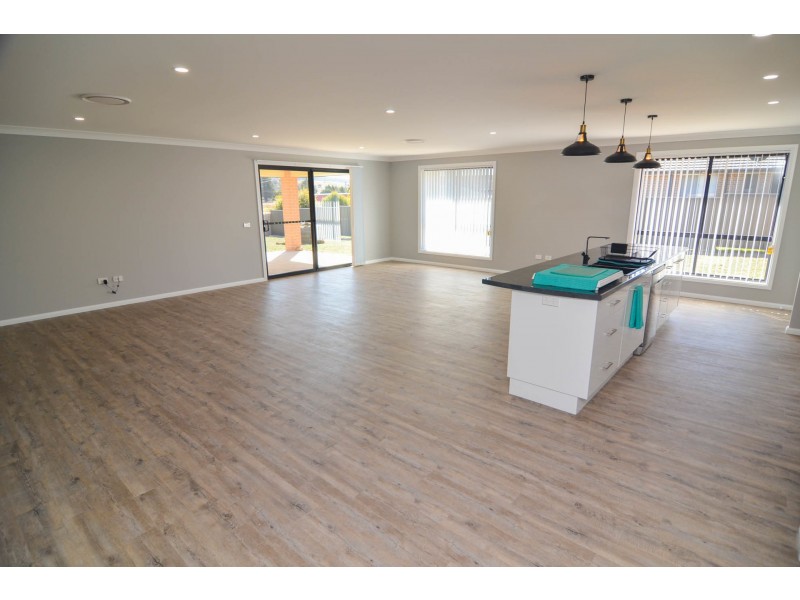 8 Eucalypt Place, Lithgow NSW 2790