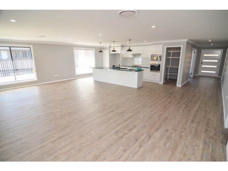 8 Eucalypt Place, Lithgow NSW 2790