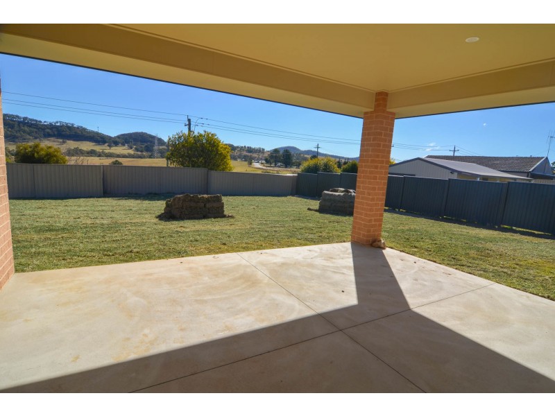 8 Eucalypt Place, Lithgow NSW 2790