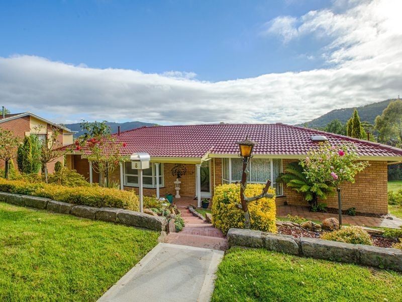 8 Hill Range Crescent, Lithgow NSW 2790