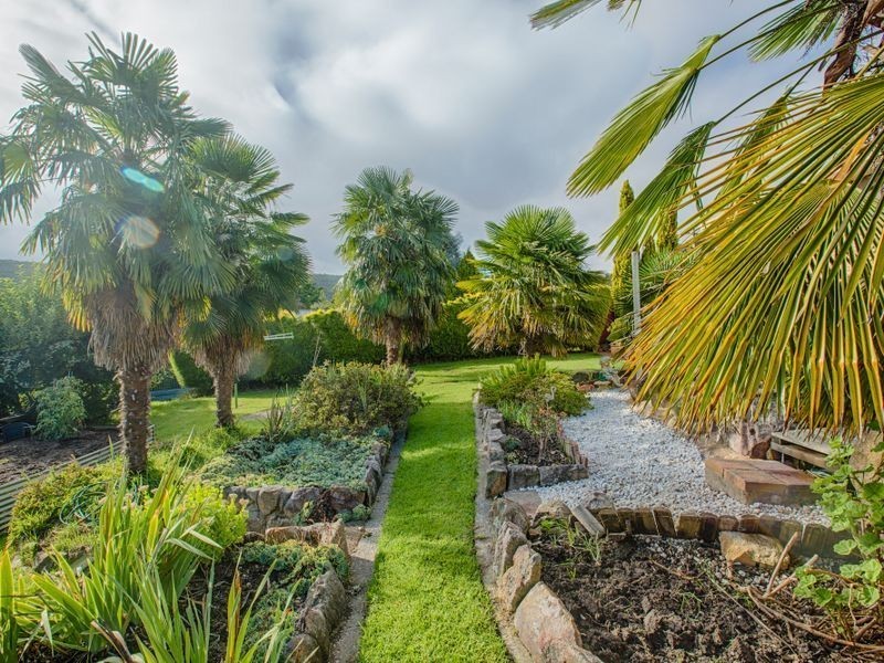 8 Hill Range Crescent, Lithgow NSW 2790