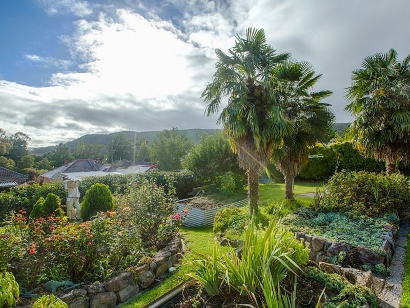 8 Hill Range Crescent, Lithgow NSW 2790