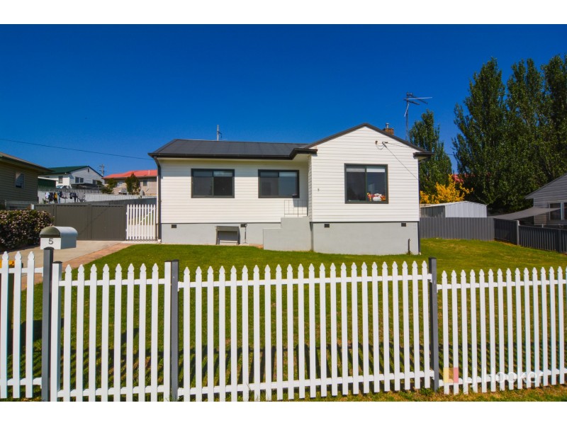 5 Hume Avenue, Wallerawang NSW 2845