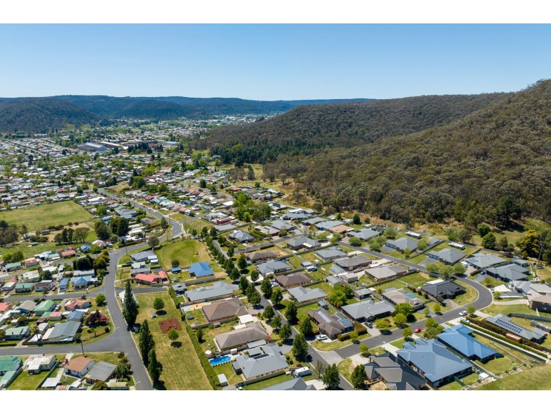 13 Munjowee Circle, Lithgow NSW 2790