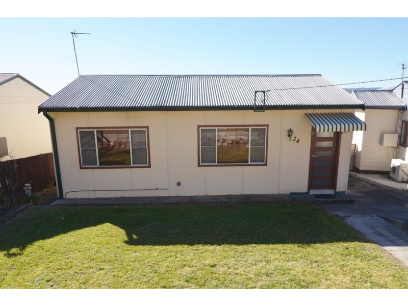 24 Fourth Street, Lithgow NSW 2790