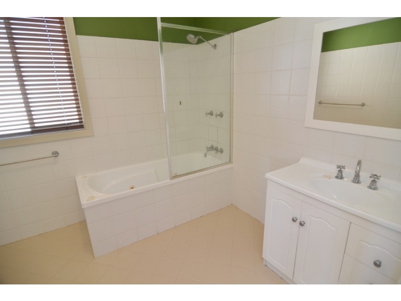 24 Fourth Street, Lithgow NSW 2790