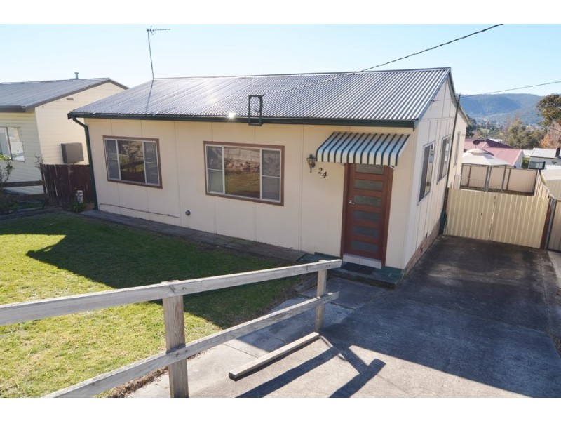 24 Fourth Street, Lithgow NSW 2790