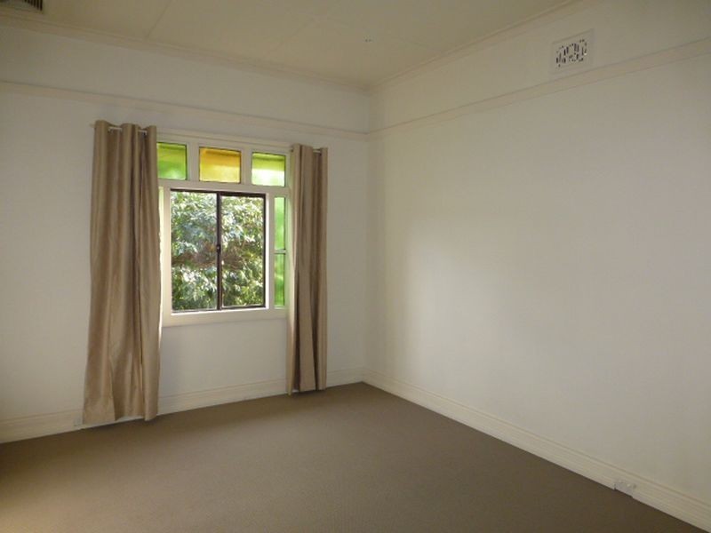 19 Sandford Ave, Lithgow NSW 2790