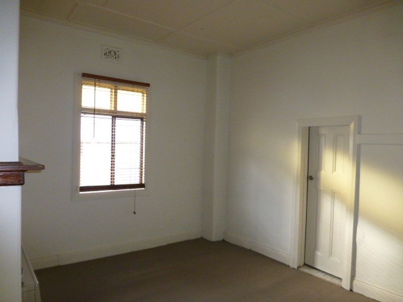 19 Sandford Ave, Lithgow NSW 2790