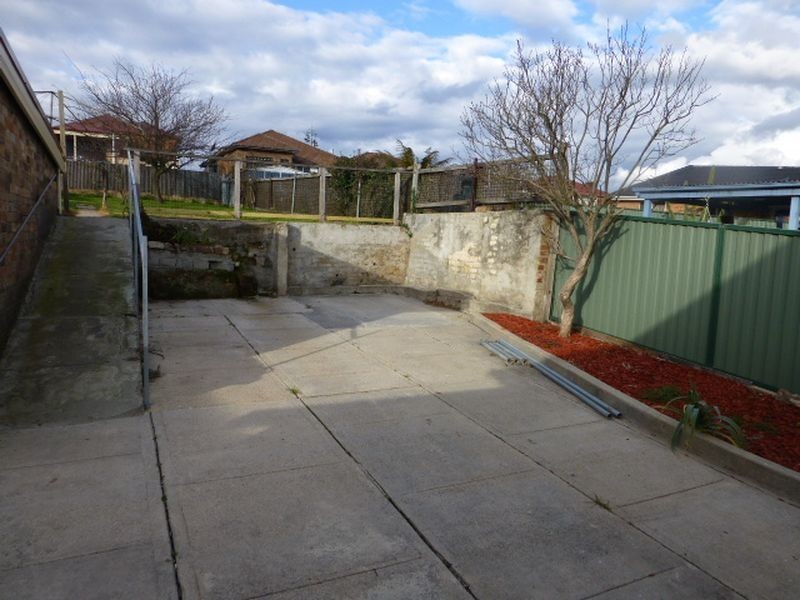 19 Sandford Ave, Lithgow NSW 2790