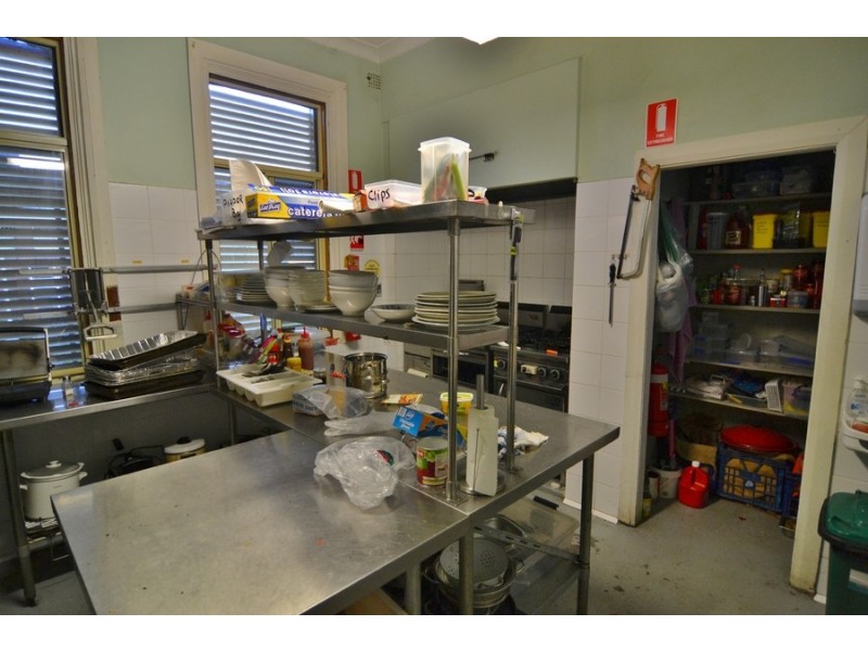 20-22 Castlereagh Highway (royal Hotel), Cullen Bullen NSW 2790
