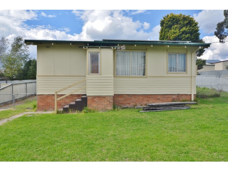 8 Hume Avenue, Wallerawang NSW 2845