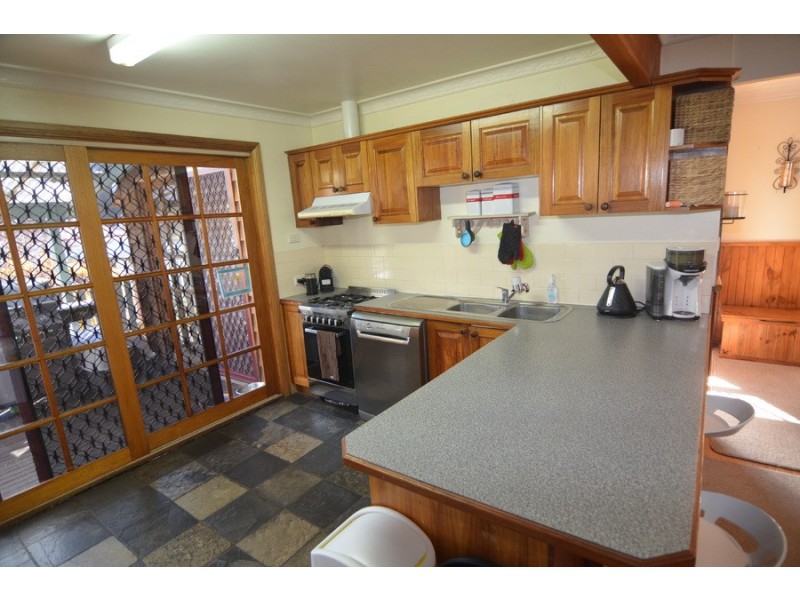 2 Victoria Avenue, Lithgow NSW 2790