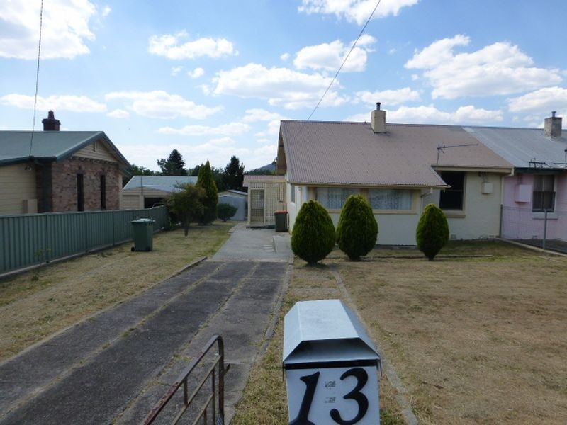 13 Lonepine Ave, Lithgow NSW 2790