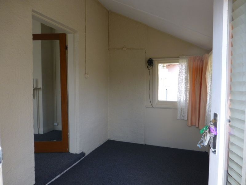 13 Lonepine Ave, Lithgow NSW 2790