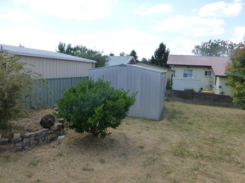 13 Lonepine Ave, Lithgow NSW 2790