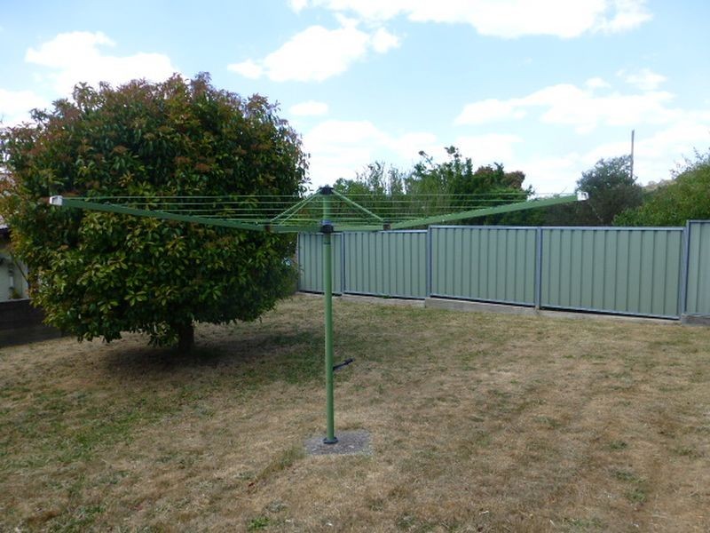 13 Lonepine Ave, Lithgow NSW 2790