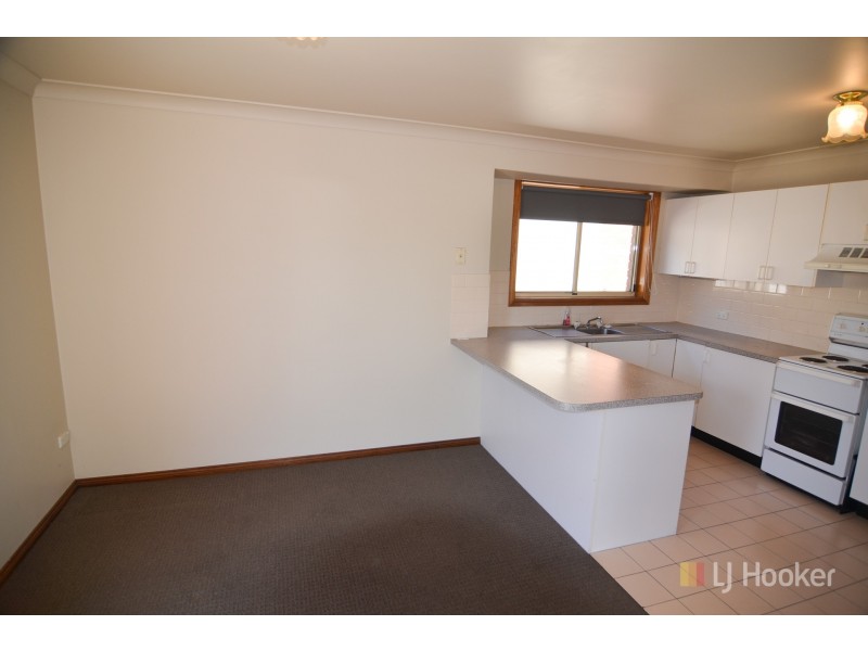 63 Enfield Avenue, Lithgow NSW 2790