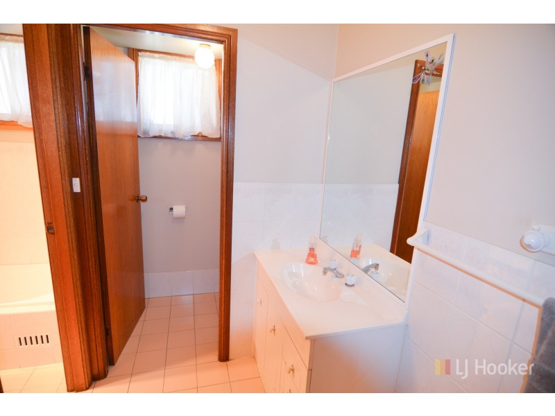 63 Enfield Avenue, Lithgow NSW 2790