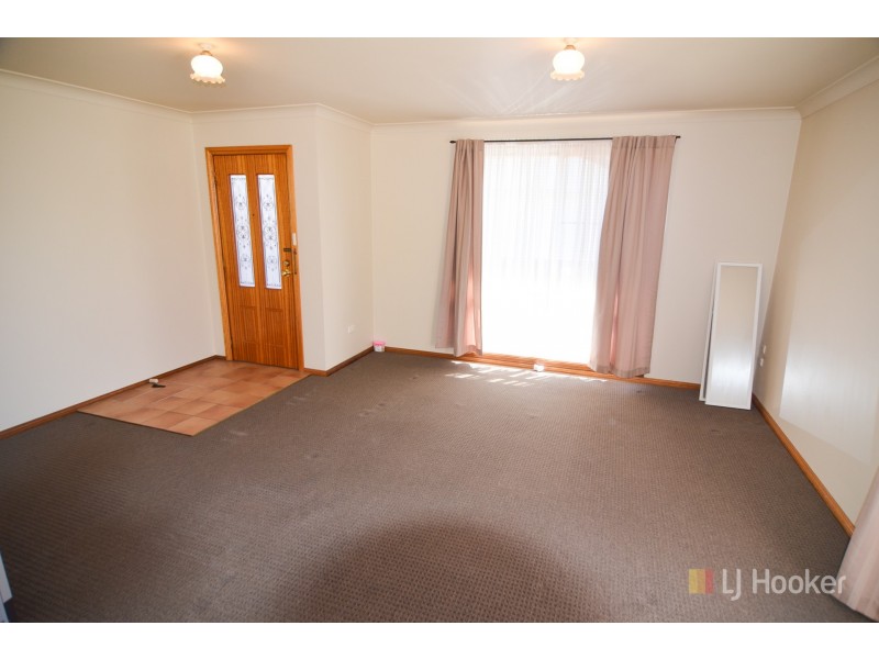 63 Enfield Avenue, Lithgow NSW 2790