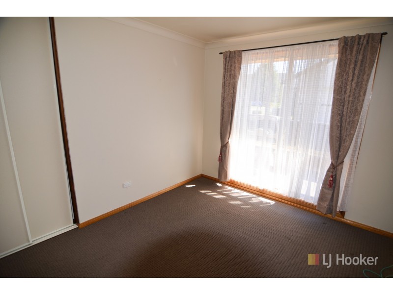 63 Enfield Avenue, Lithgow NSW 2790