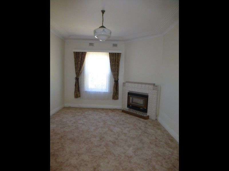 39 Ordnance Ave, Lithgow NSW 2790