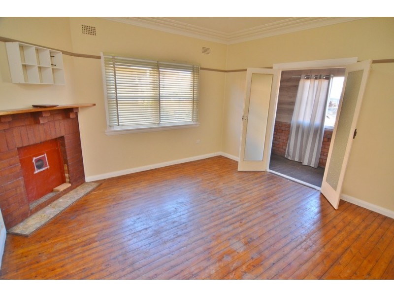37 Academy Street, Lithgow NSW 2790