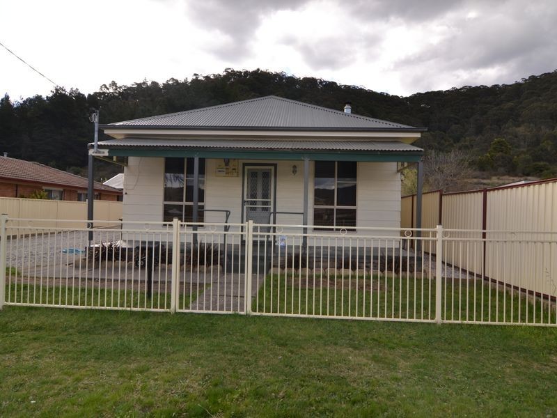 30 Geordie Street, Lithgow NSW 2790