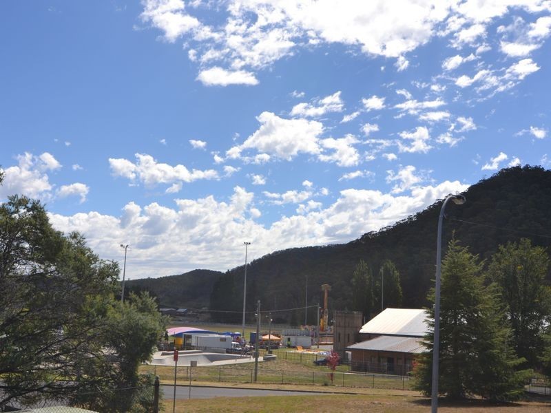 2 Fred Burley Drive, Lithgow NSW 2790