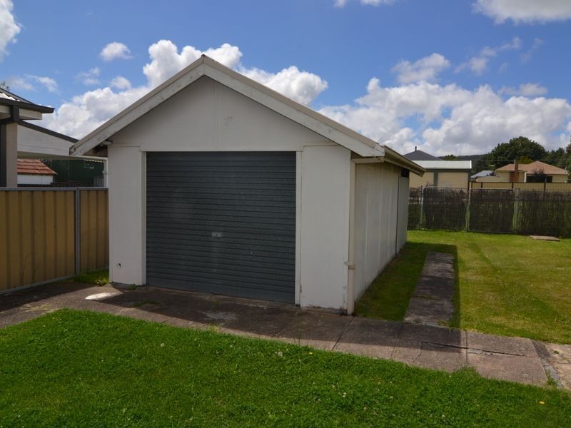 19 Enfield Avenue, Lithgow NSW 2790