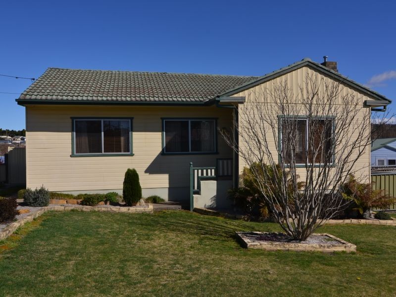 11 Higgins Street, Lithgow NSW 2790