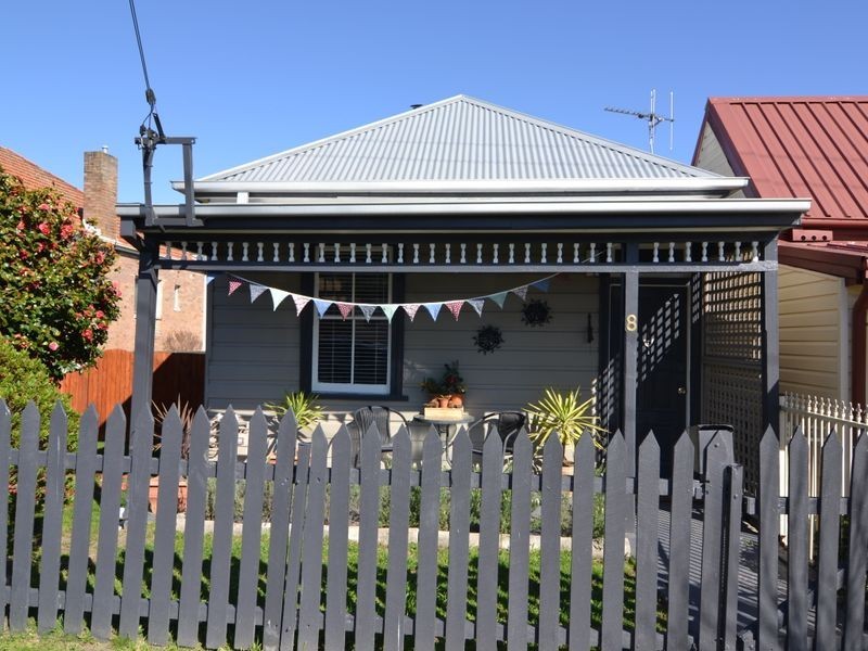 8 Laurence Street, Lithgow NSW 2790