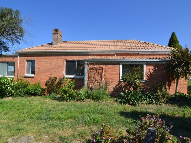 909 Jenolan Caves Road, Hampton NSW 2790