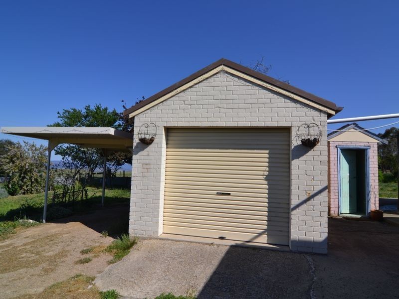 909 Jenolan Caves Road, Hampton NSW 2790