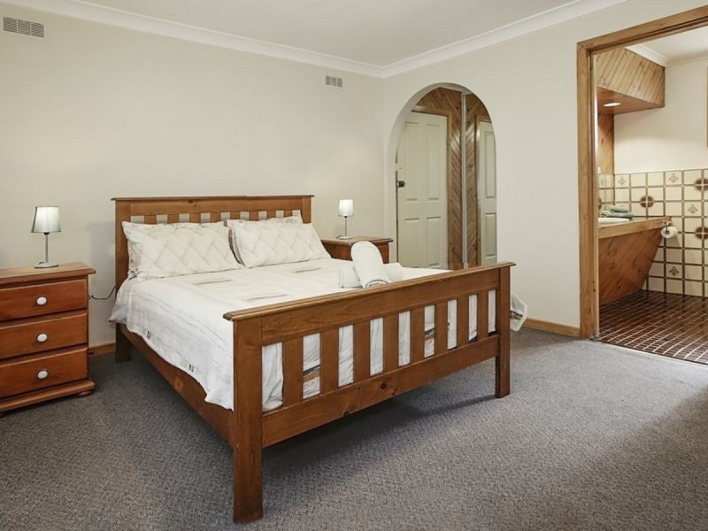 237 Sharp Street, Cooma NSW 2630