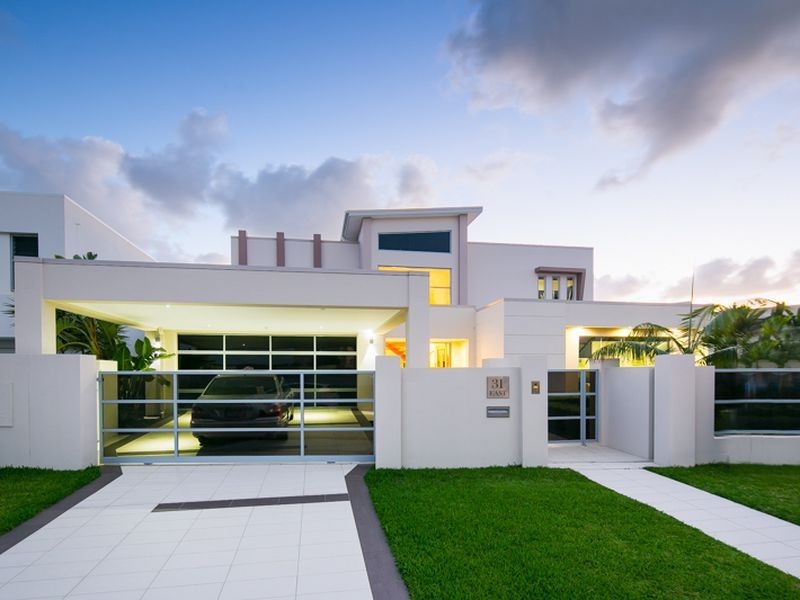 31 Knightsbridge Parade East, Paradise Point QLD 4216