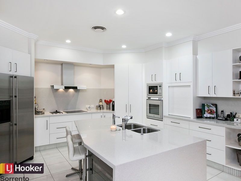 11 Sugargum Court, Molendinar QLD 4214