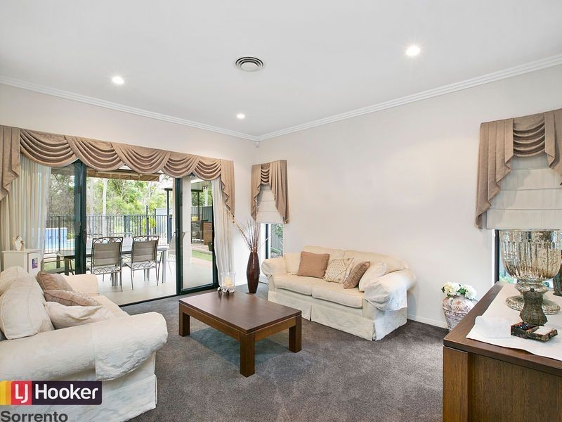 11 Sugargum Court, Molendinar QLD 4214