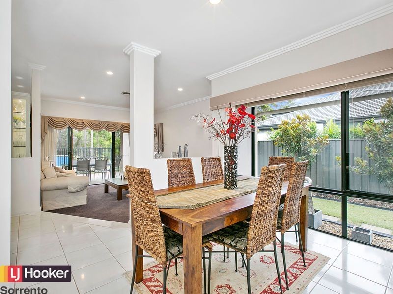 11 Sugargum Court, Molendinar QLD 4214