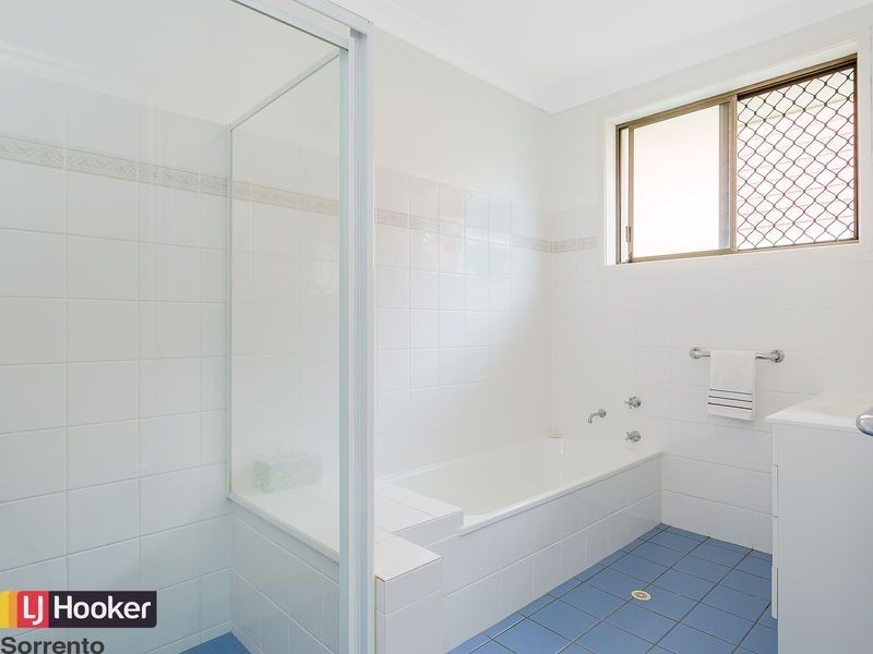 6 Fullerton Street, Benowa QLD 4217