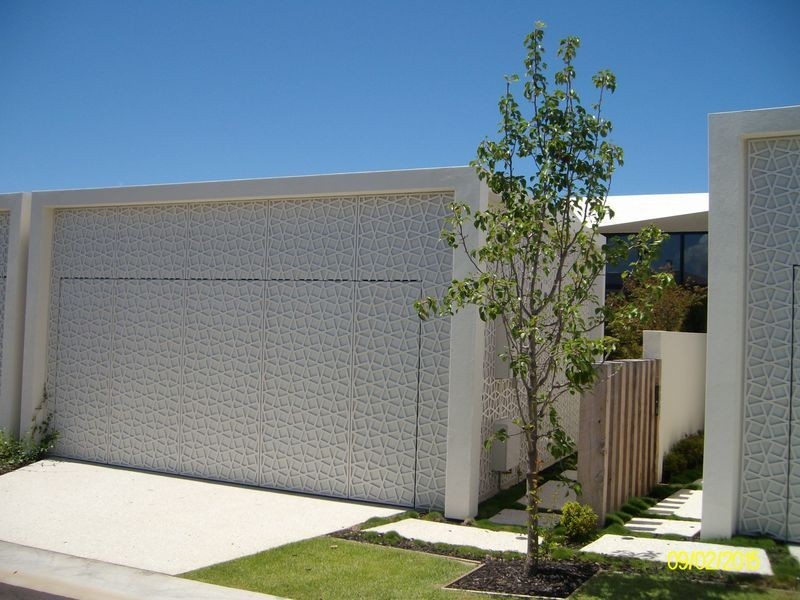 40 Theatre Drive, Benowa QLD 4217