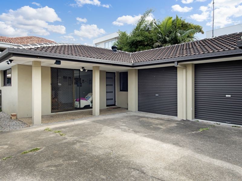 1 & 2/19 Wildwood Court, Surfers Paradise QLD 4217