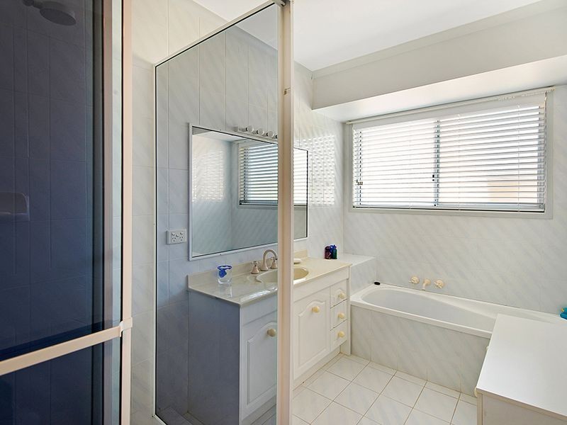 4 Ibis Court, Sorrento QLD 4217